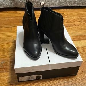 Dolce Vita Booties Size 6